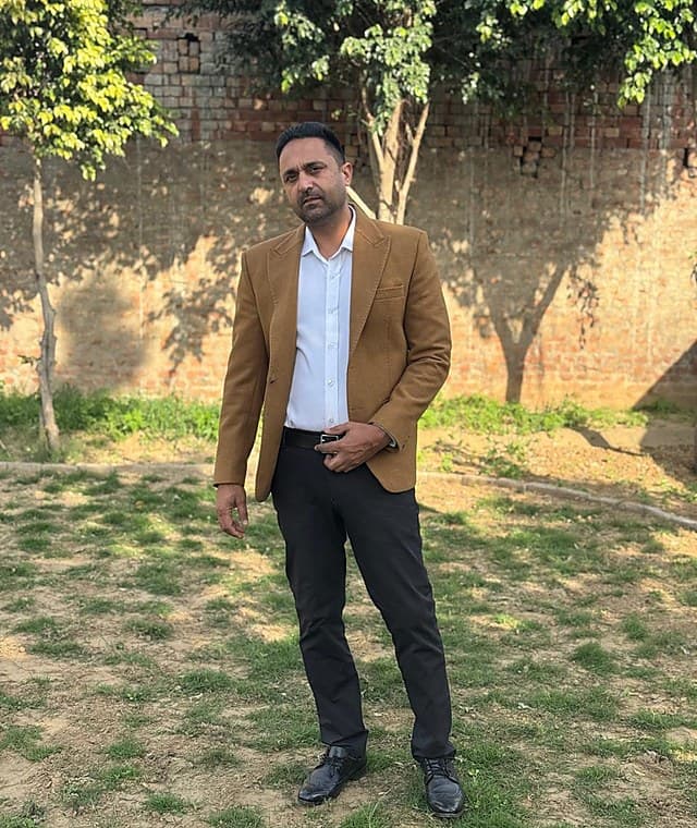 Narinder Chahal — Founder, SureshotVisa, SureshotVisa